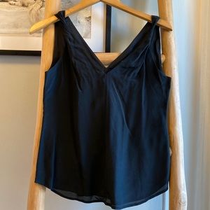 🆕 Banana Republic black silk top. In size 0.